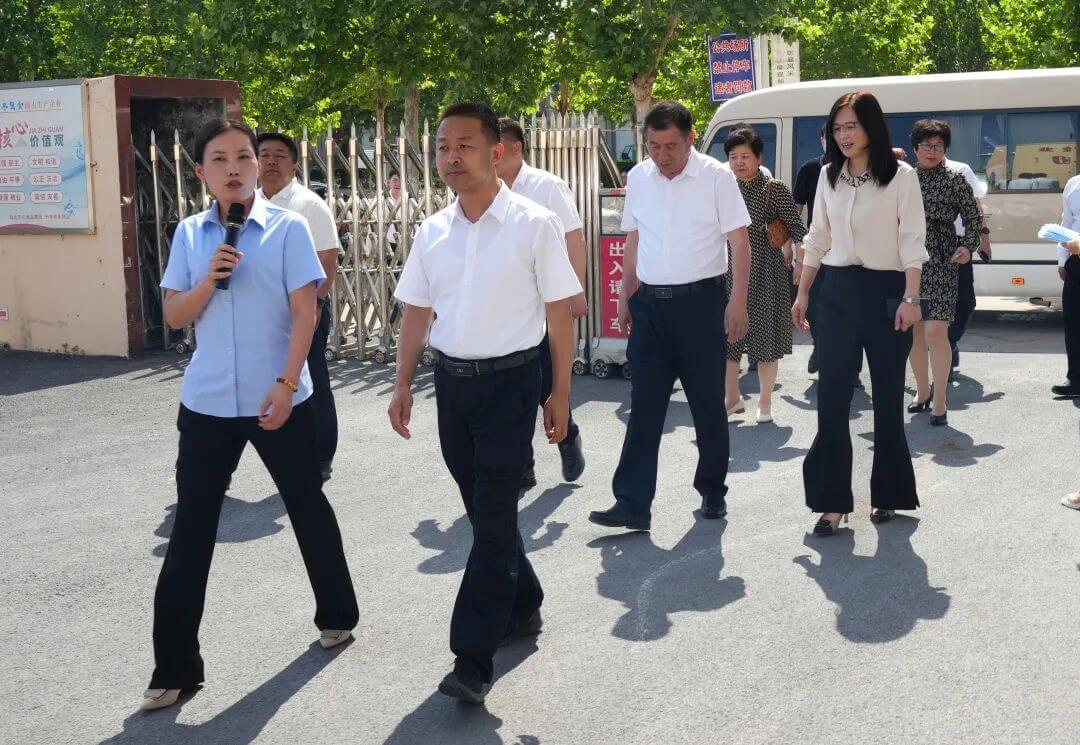 甘肅臨夏州東鄉(xiāng)縣考察團蒞臨山東玖久同心食品集團