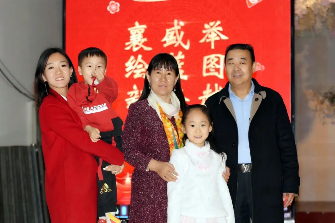 妻子 ? 師母 ? 母親